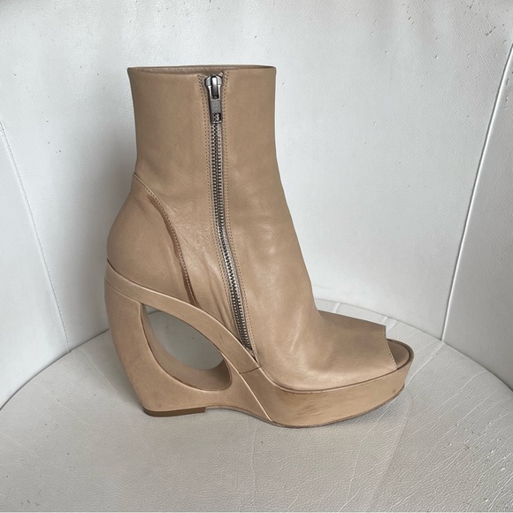 (˵༎ຶ 0 ༎ຶ˵) SOLD DEPOP
Ann Demeulemeester Peep Toe Platform Ankle Boots - Picture 11 of 17